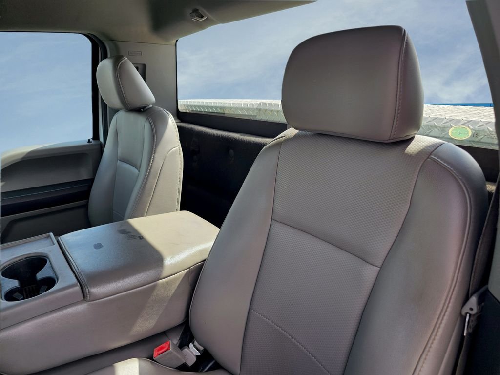 Used 2020 White Ford XL image 18