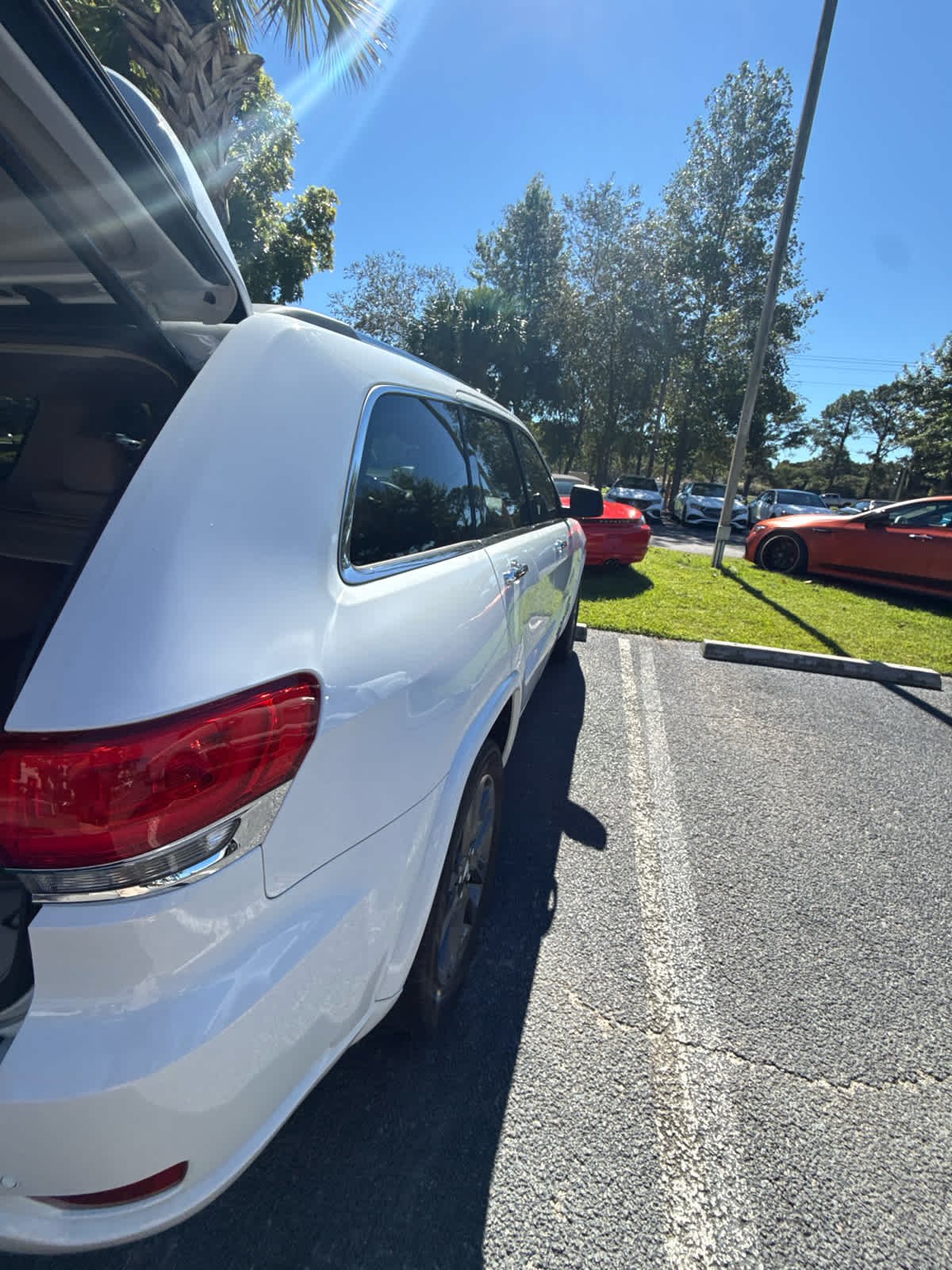 Used 2018 Bright White Clearcoat Jeep Overland image 3
