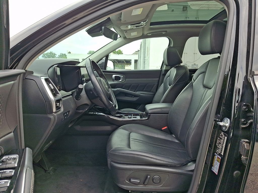 Used 2023 Black Kia SX image 16