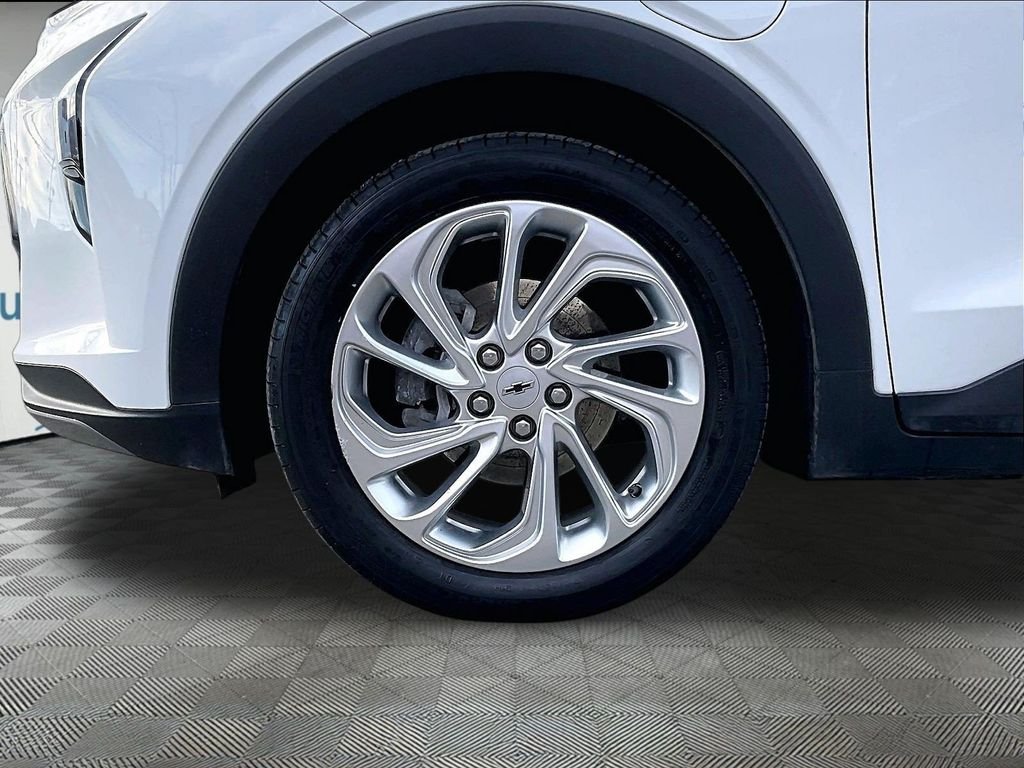 Used 2022 White Chevrolet LT image 7