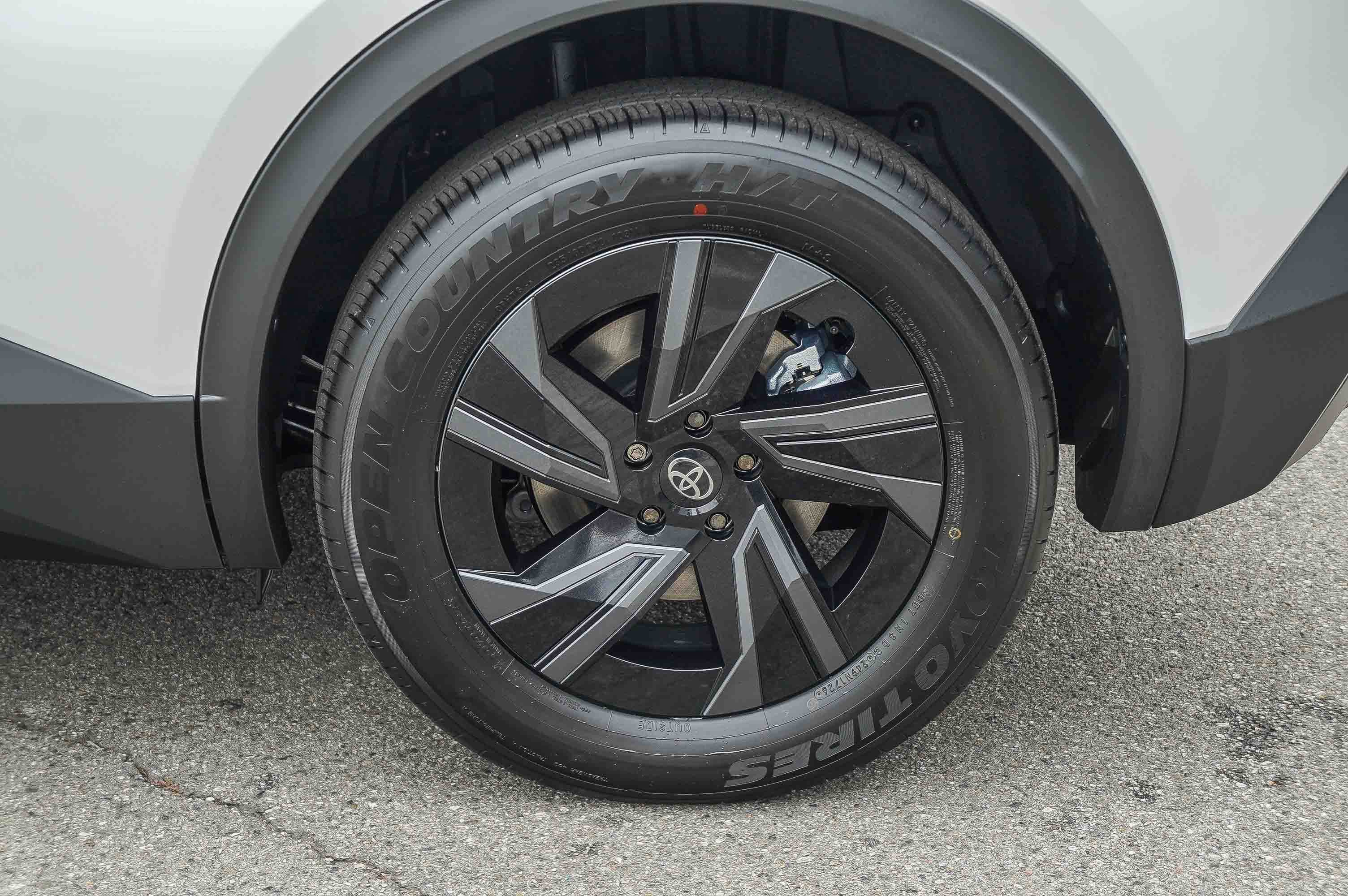 2026 Toyota C-HR SE - Photo 11