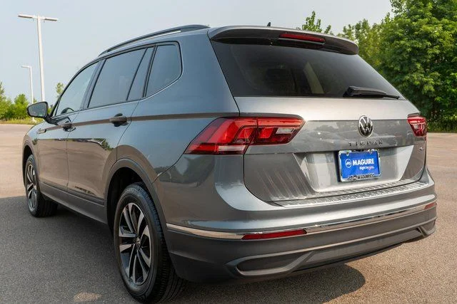 Used 2022 Gray Volkswagen 2.0T S image 8