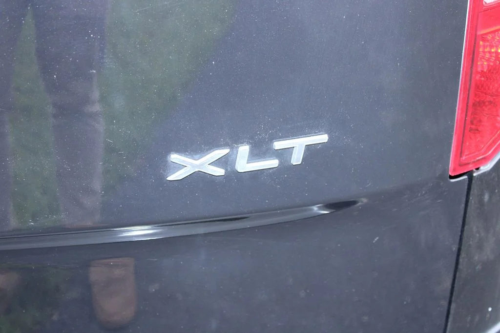 Used 2022 Black Metallic Ford XLT image 10