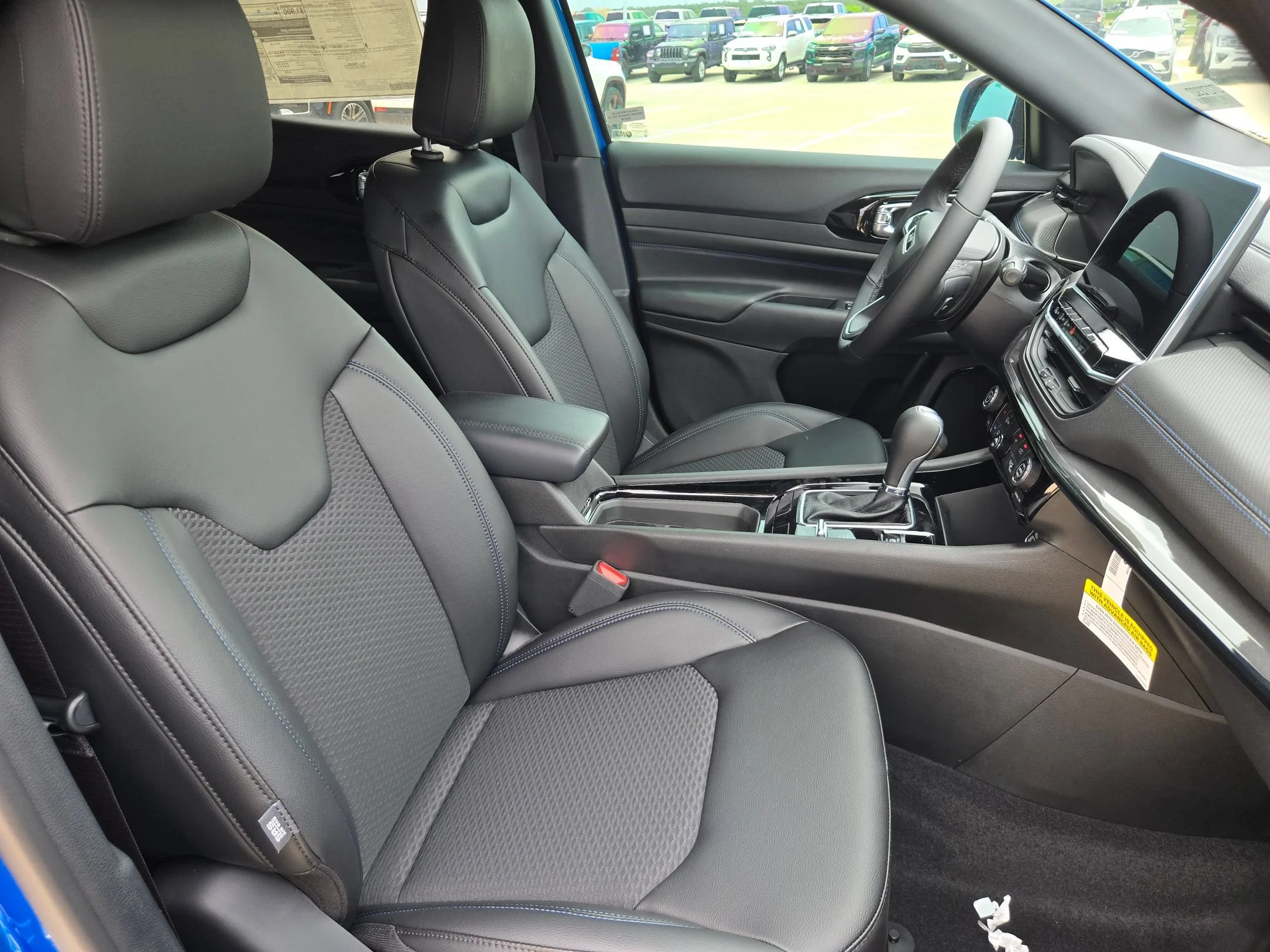 New 2026 Hydro Blue Pearlcoat Jeep Latitude image 26