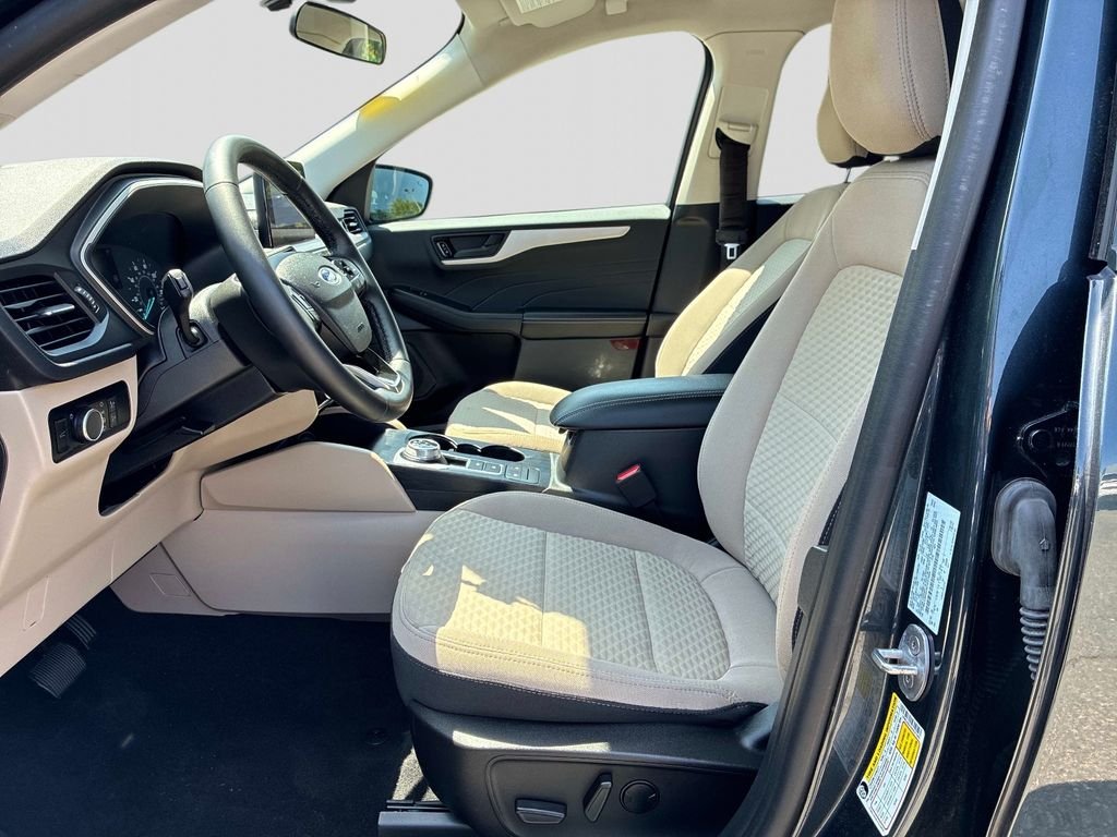 Used 2022 Blue Ford SE image 23