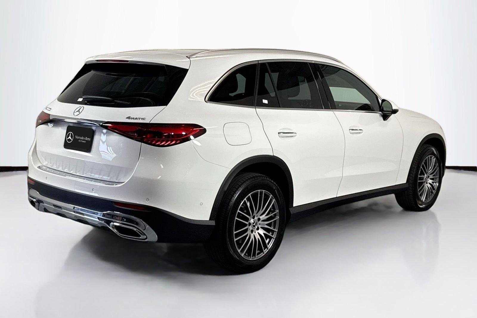 New 2026 Black Mercedes-Benz GLC 300 image 5