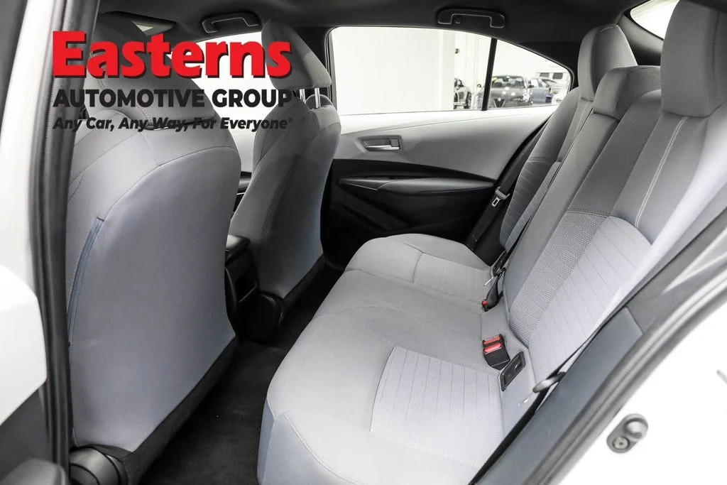 Used 2022 White Toyota SE image 20