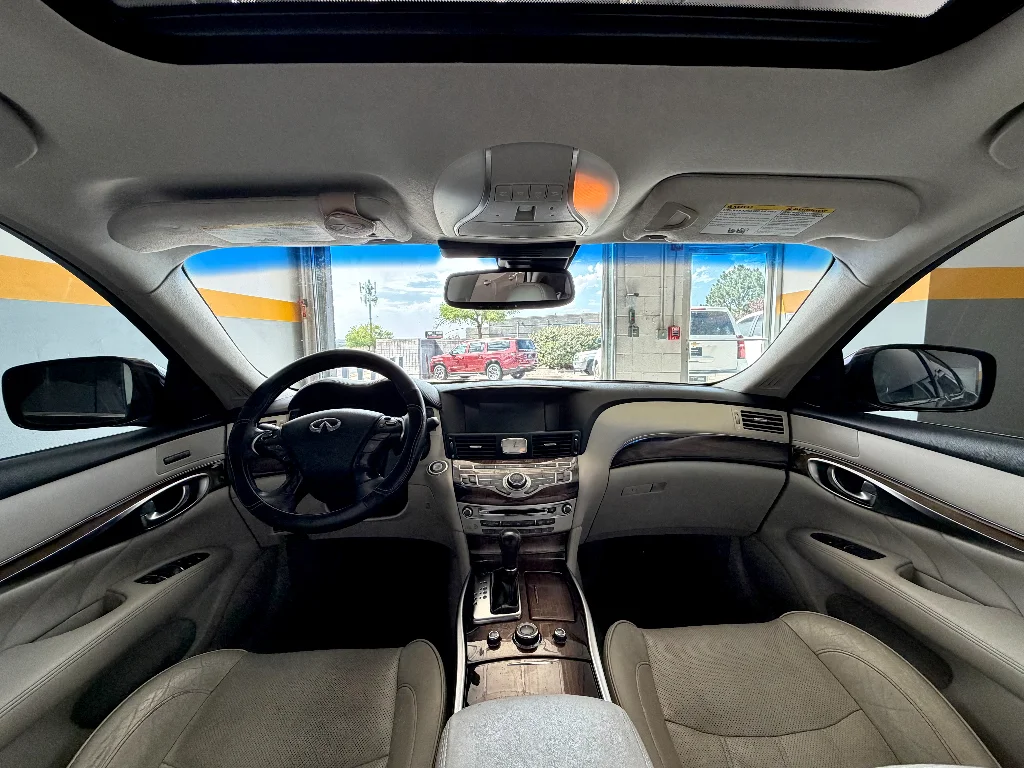 Used 2011 Black Obsidian INFINITI Base image 7