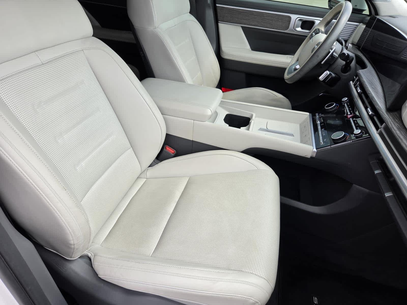 Used 2024 Serenity White Hyundai Calligraphy image 10