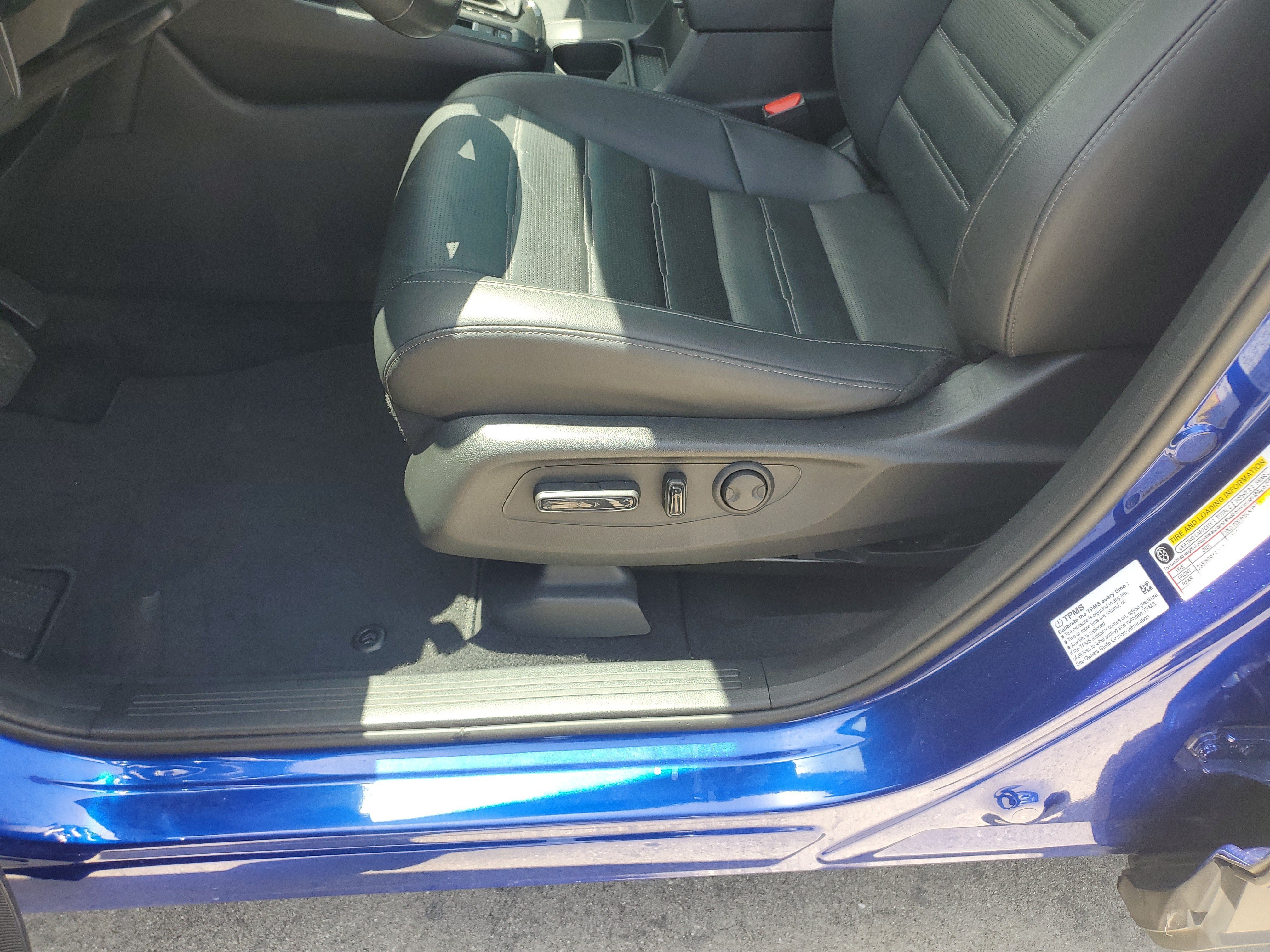 Used 2024 Sparkle Silver Honda EX-L image 20