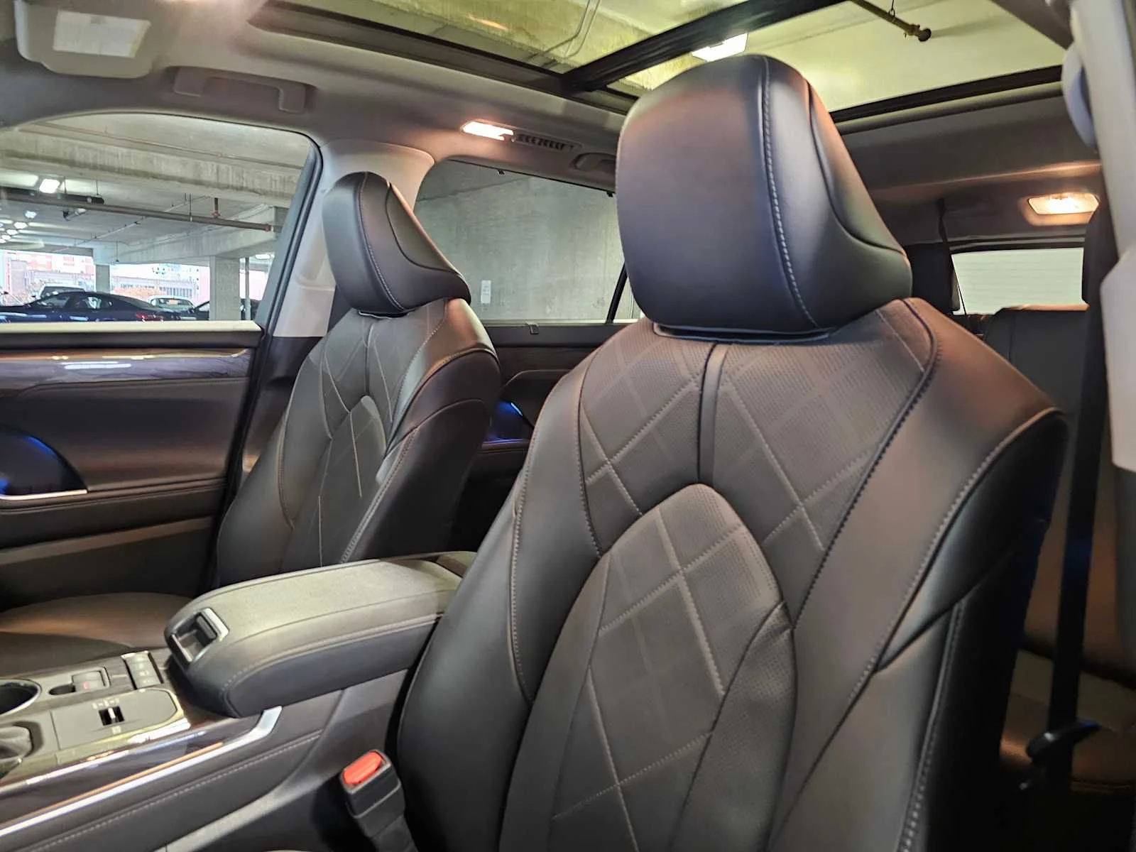 Used 2022 Midnight Black Metallic Toyota Hybrid Platinum image 25