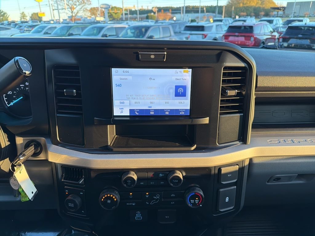 2026 Ford F-350 Super Duty Chassis Cab XL - Photo 30