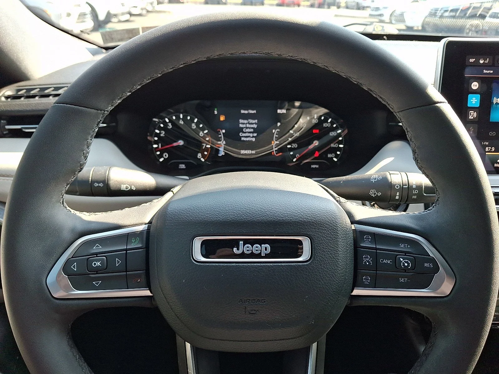 Used 2023 Diamond Black Crystal Pearlcoat Jeep Limited image 19