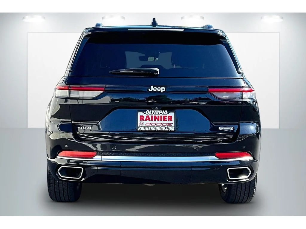 Used 2024 Black Jeep Summit image 4