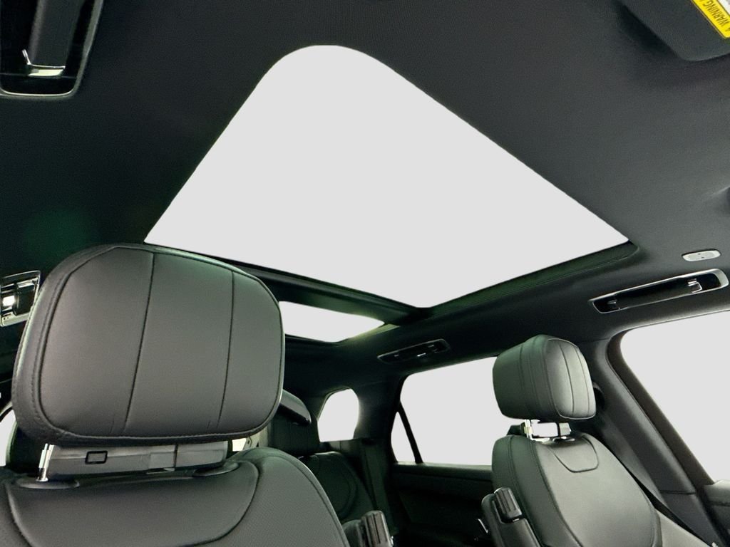 New 2026 Santorini Black LAND ROVER SE image 18