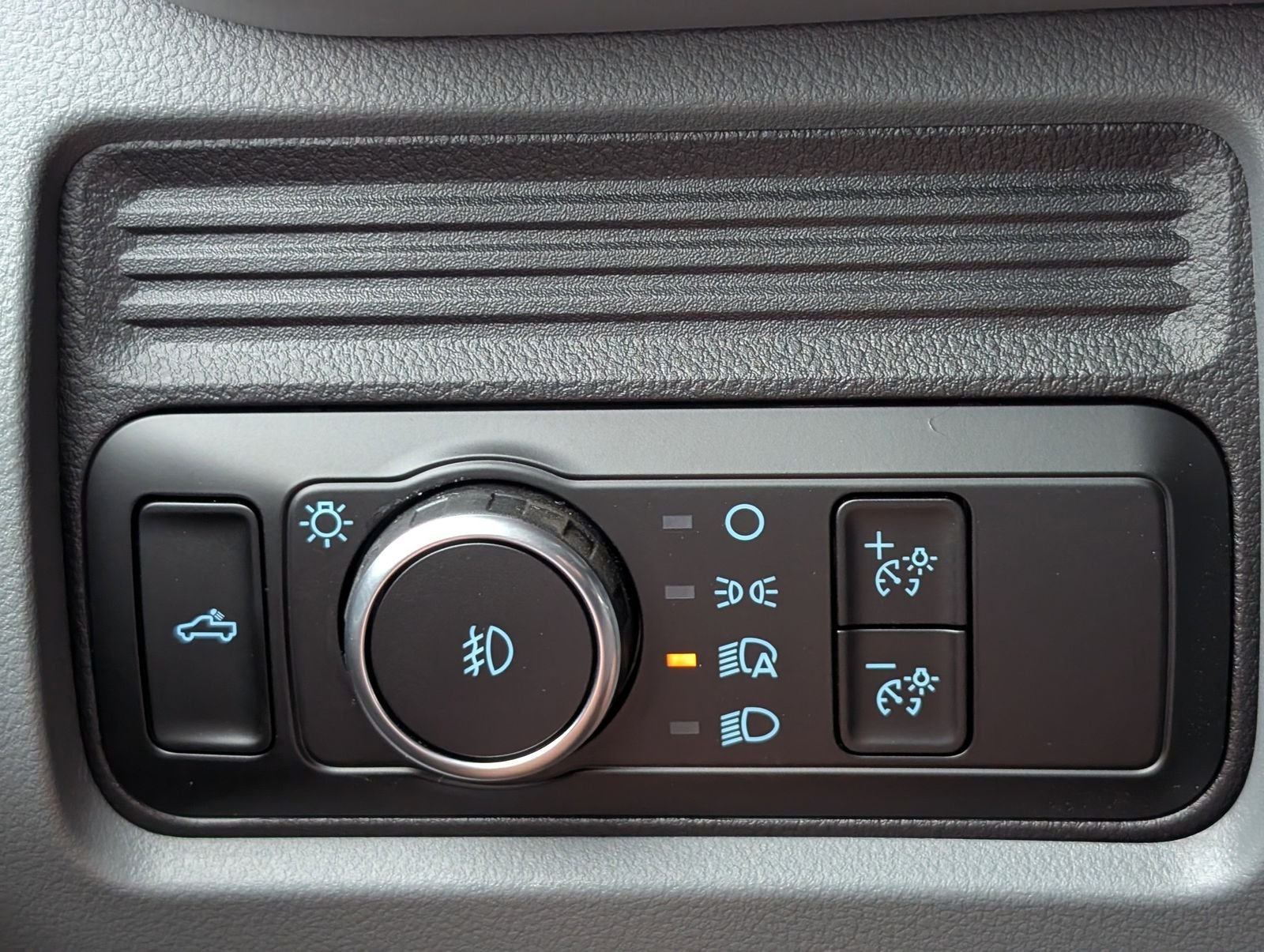 New 2026 Carbonized Gray Metallic Ford XL image 21