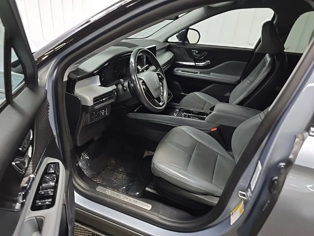 Used 2022 Blue Lincoln Standard image 30
