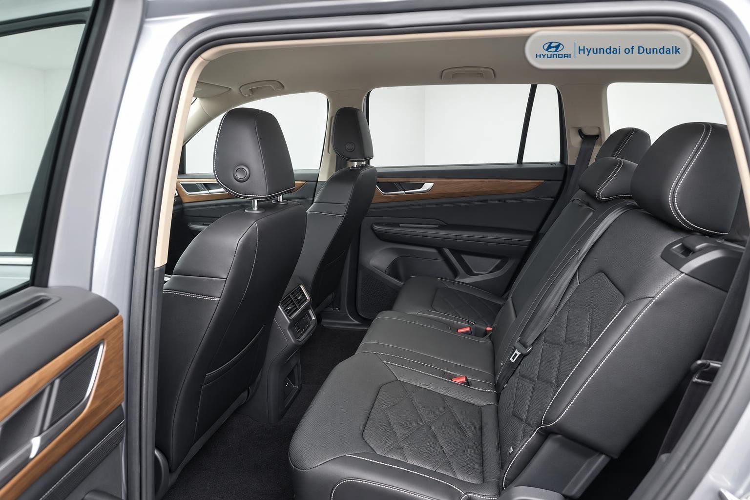 Used 2026 Silver Volkswagen SE w/Technology image 9