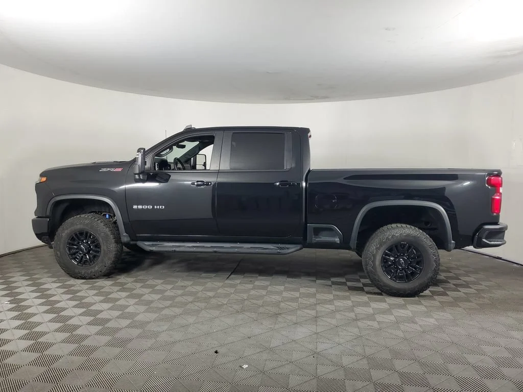 Used 2024 Black Chevrolet ZR2 image 7