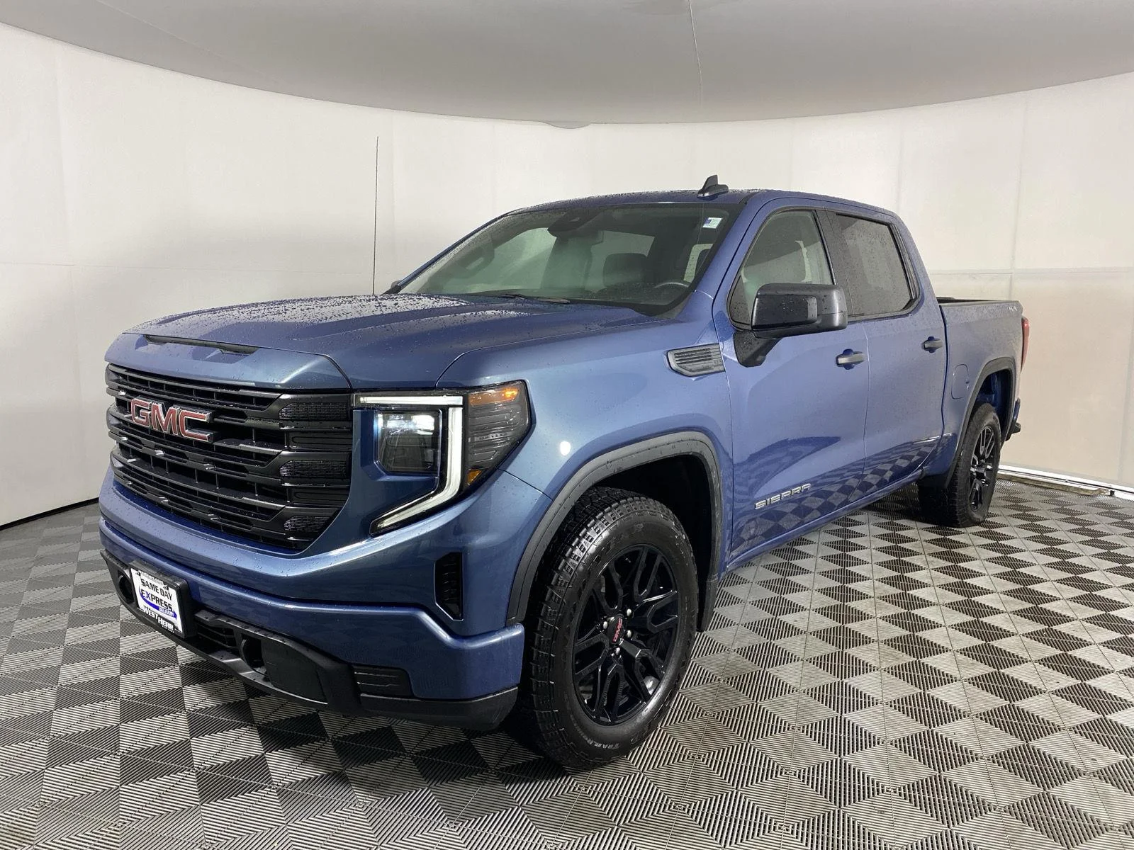 Used 2024 Downpour Metallic GMC Pro image 9