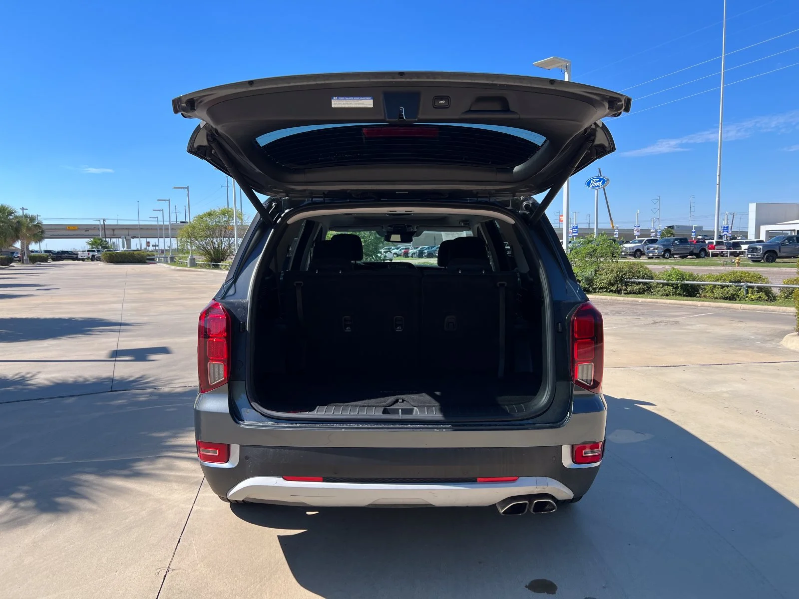 Used 2022 Green Hyundai SEL image 4