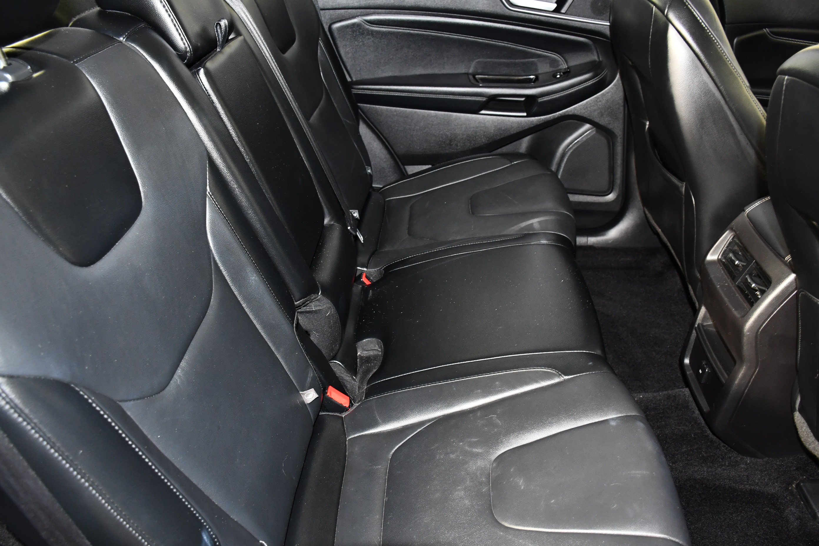 Used 2016 Magnetic Ford Titanium image 45