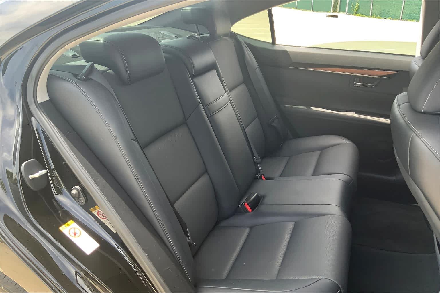 Used 2018 Obsidian Lexus  image 19