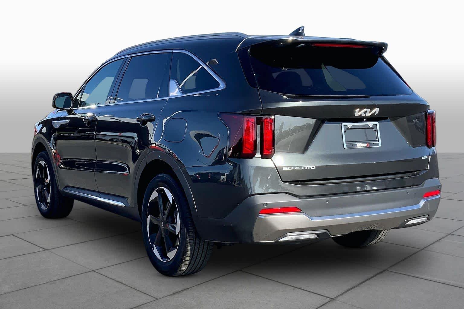 Used 2025 Interstellar Gray Kia EX image 12