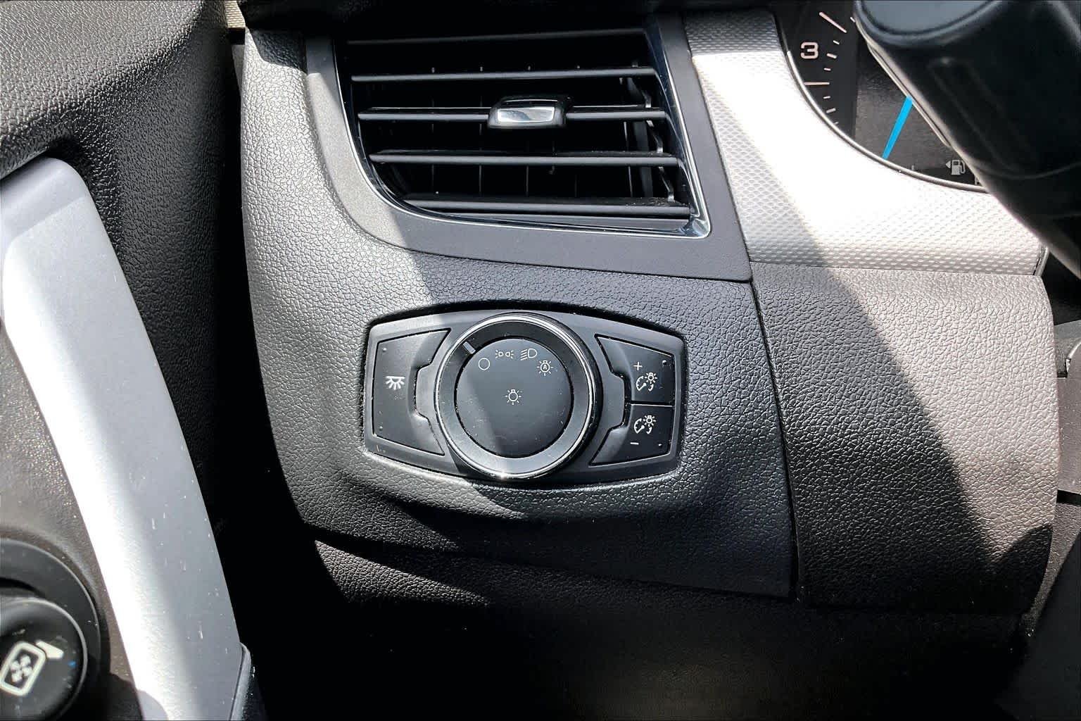 Used 2013 Mineral Grey Metallic Ford SEL image 33