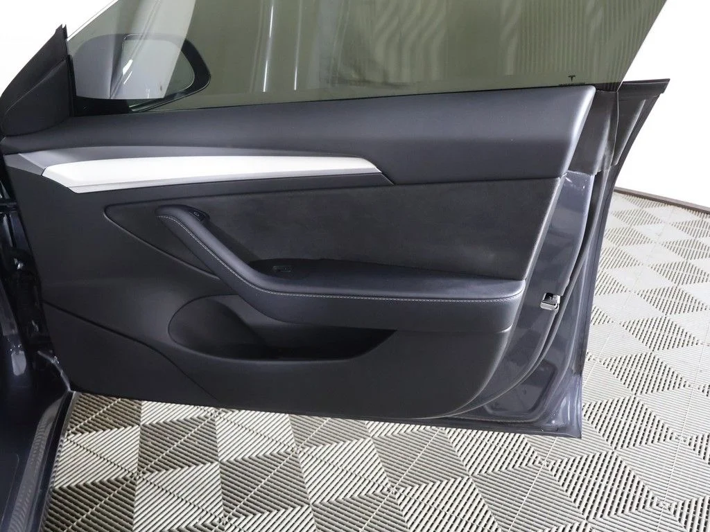 Used 2022 Silver Tesla Long Range image 26