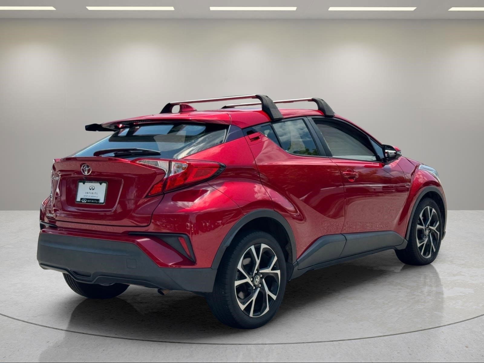 Used 2021 Red Toyota XLE image 5