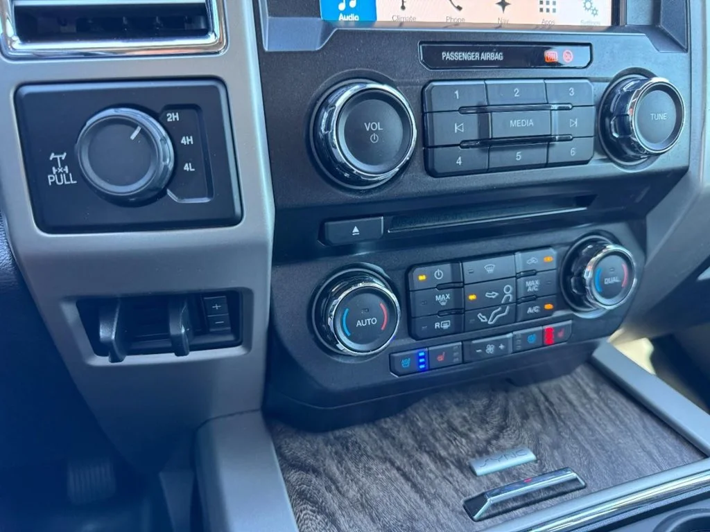 Used 2017 Magnetic Metallic Ford Lariat image 19