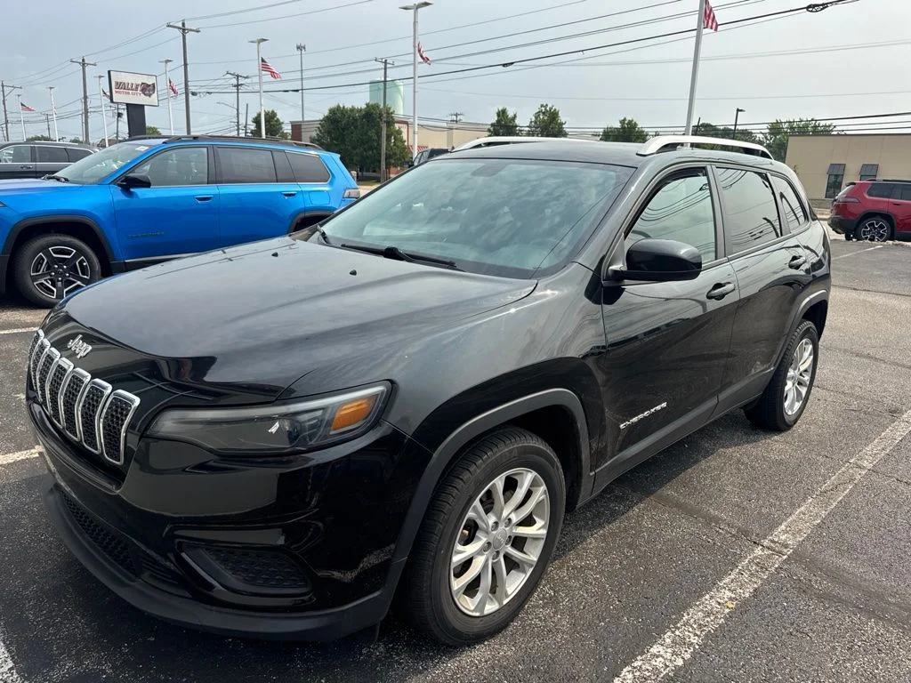 Certified Used 2020 Black Jeep Latitude image 11