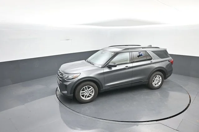 New 2026 Carbonized Gray Metallic Ford Active image 27