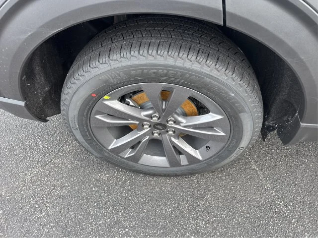 New 2026 Carbonized Gray Metallic Ford Active image 17