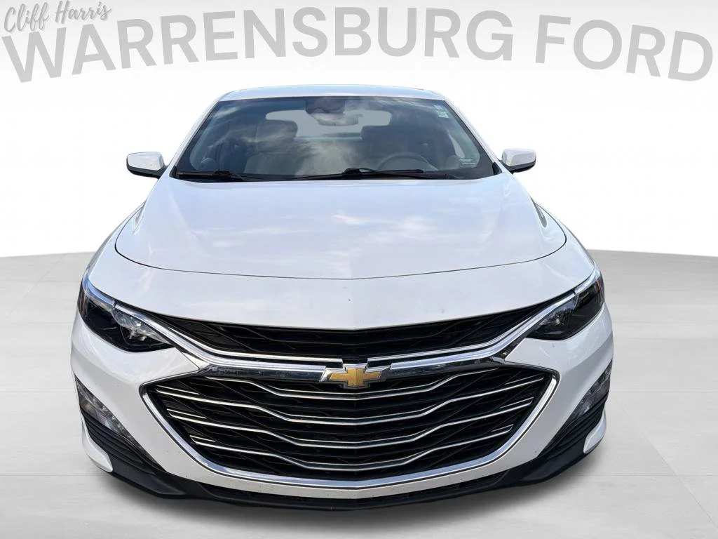 Used 2024 Summit White Chevrolet LT image 2