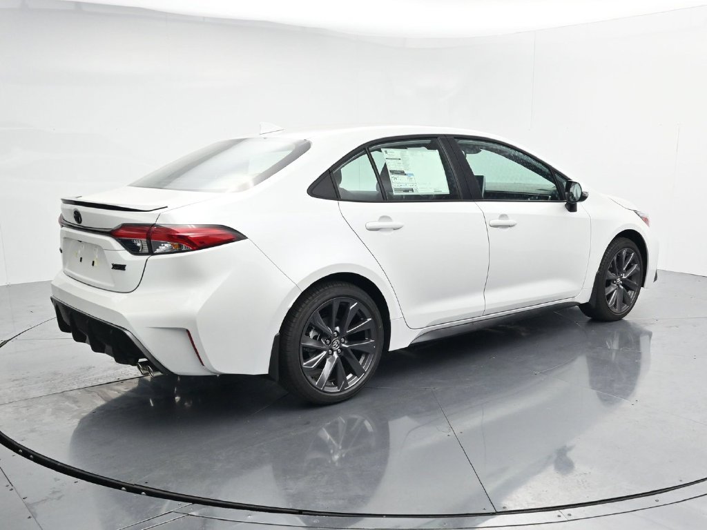 New 2026 Wind Chill Pearl <sup>1</sup> Toyota  XSE image 8