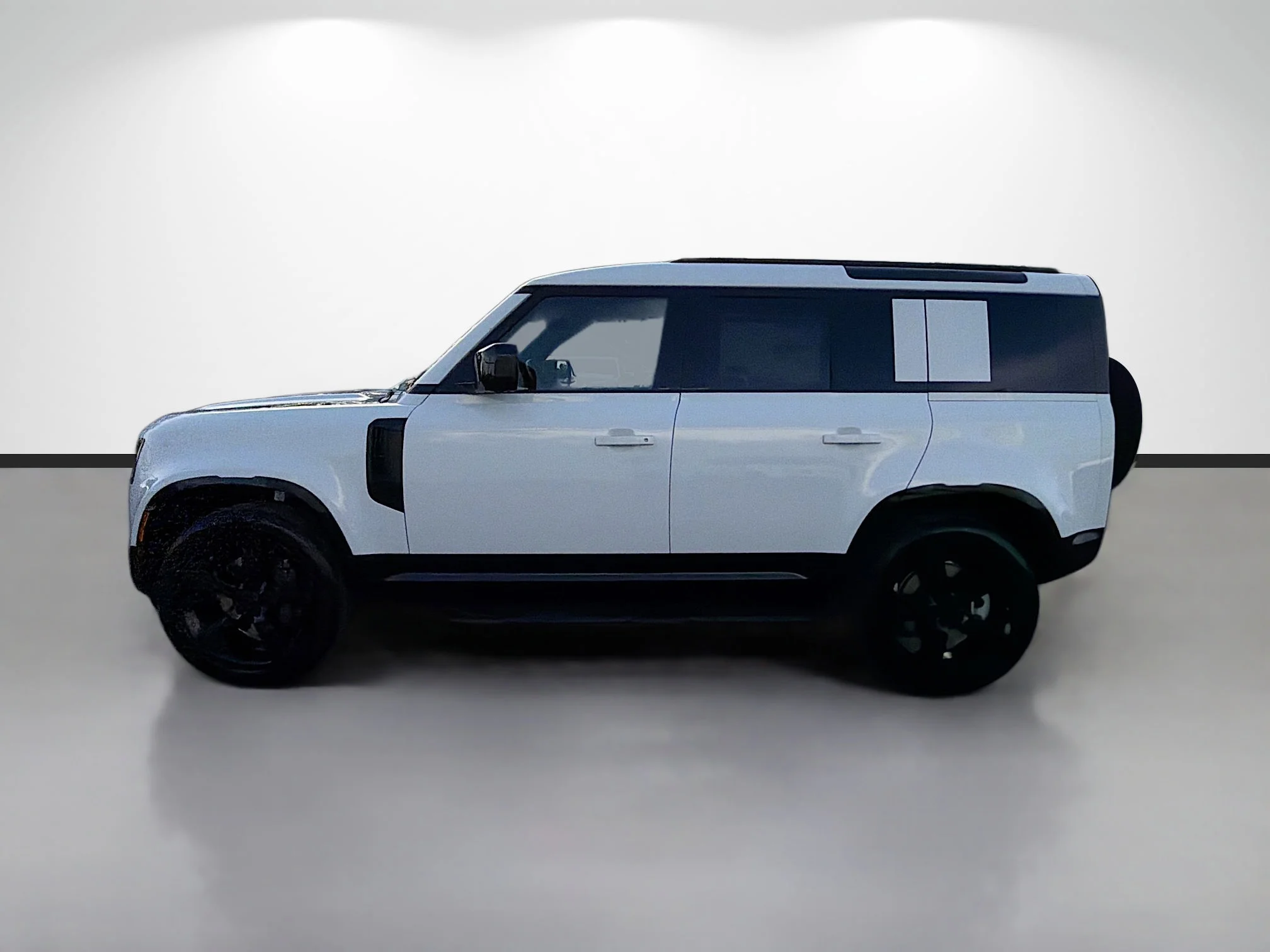 New 2026 Fuji White Land Rover X-Dynamic SE image 2