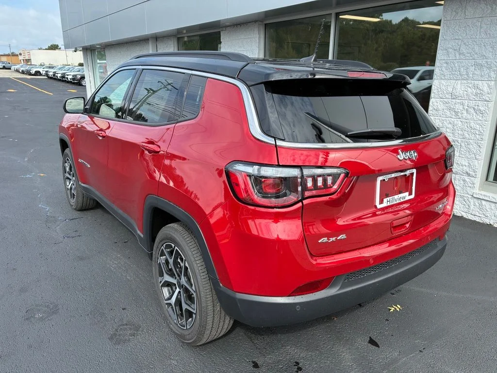 New 2026 Red Hot Pearl-Coat Exterior Paint Jeep Limited image 3