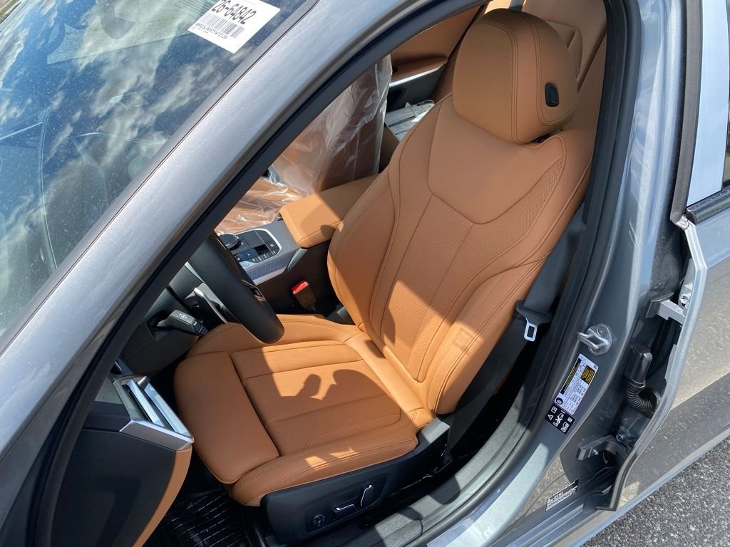 New 2026 Skyscraper Grey Metallic BMW 330i xDrive image 11