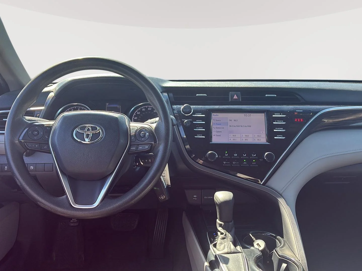 Used 2018 Celestial Silver Metallic Toyota SE image 4