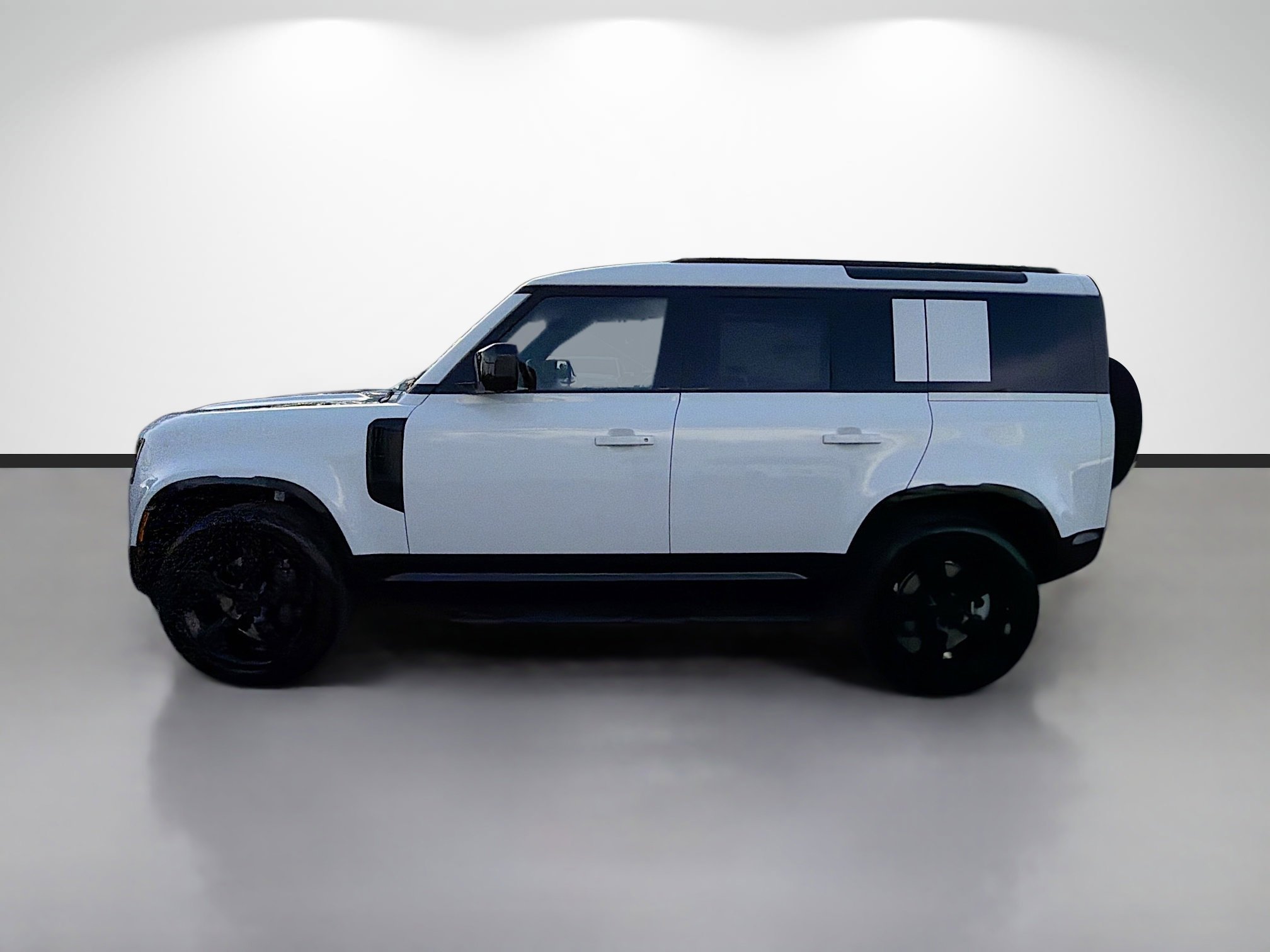 New 2026 Fuji White Land Rover X-Dynamic SE image 2