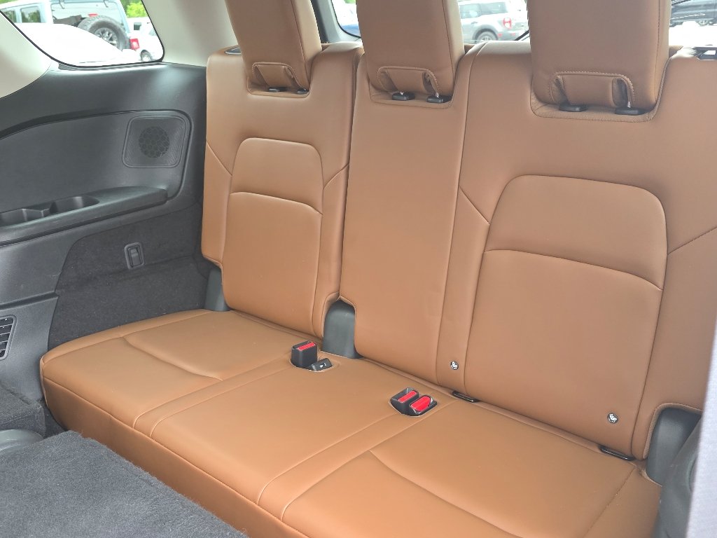 Used 2023 Boulder Gray Pearl Nissan Platinum image 32