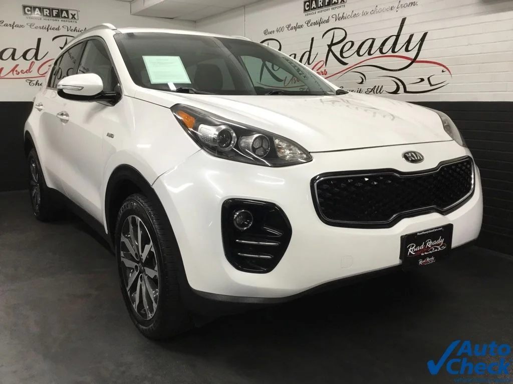 Used 2018 White Kia EX image 3