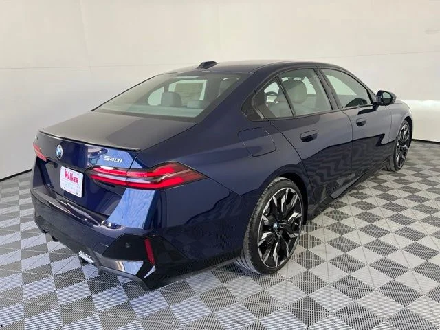 New 2027 Tanzanite Blue II Metallic BMW 540i xDrive image 7