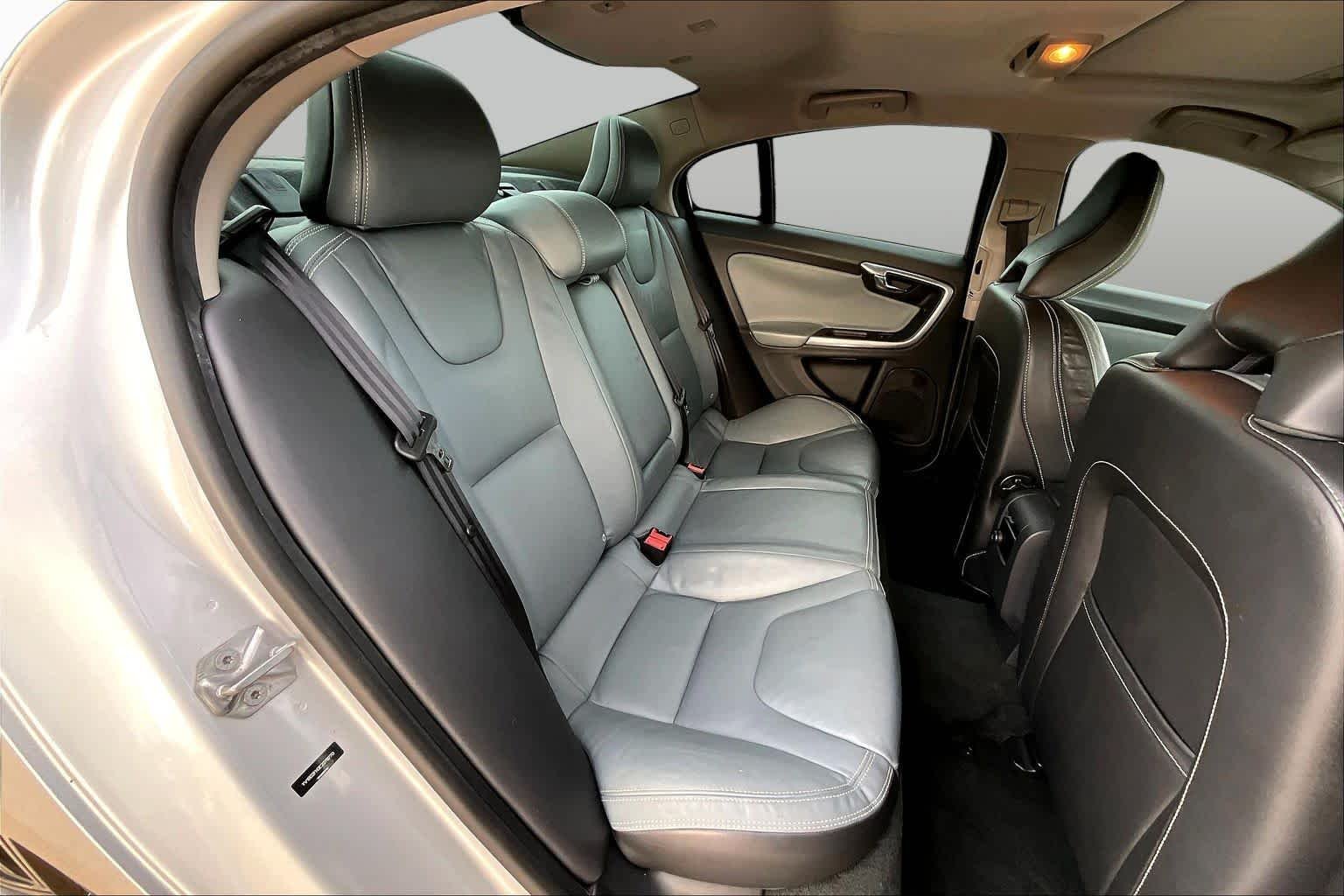 Used 2014 Bright Silver Metallic Volvo T6 image 19