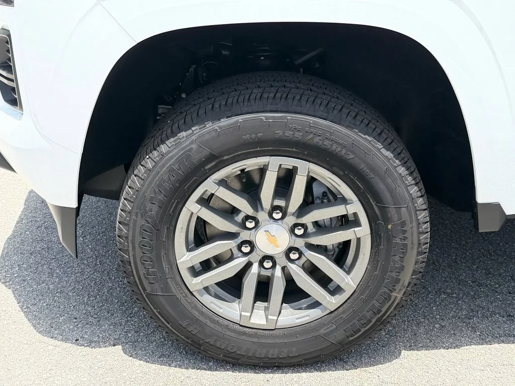 New 2026 Summit White Chevrolet LT image 9