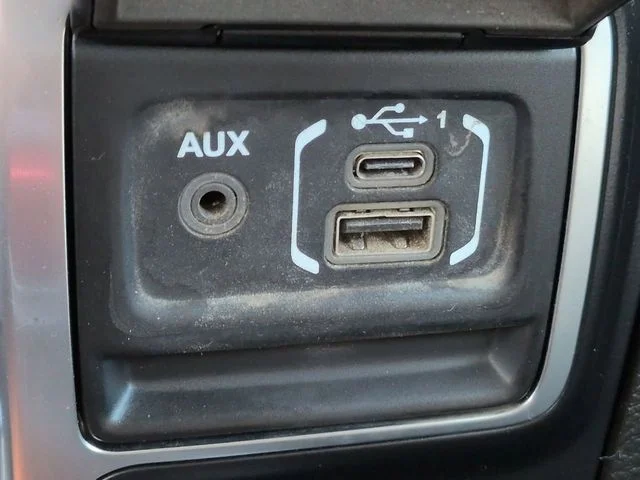 Used 2021 White Jeep Unlimited Sahara image 21