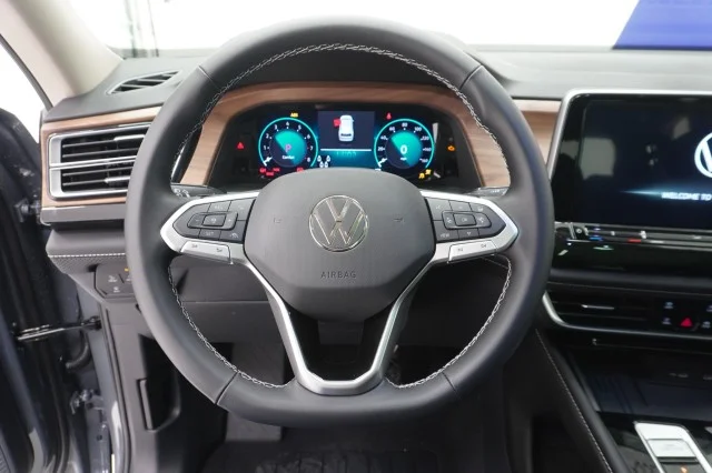 New 2026 Pure Gray Volkswagen 2.0T SE w/Technology image 25