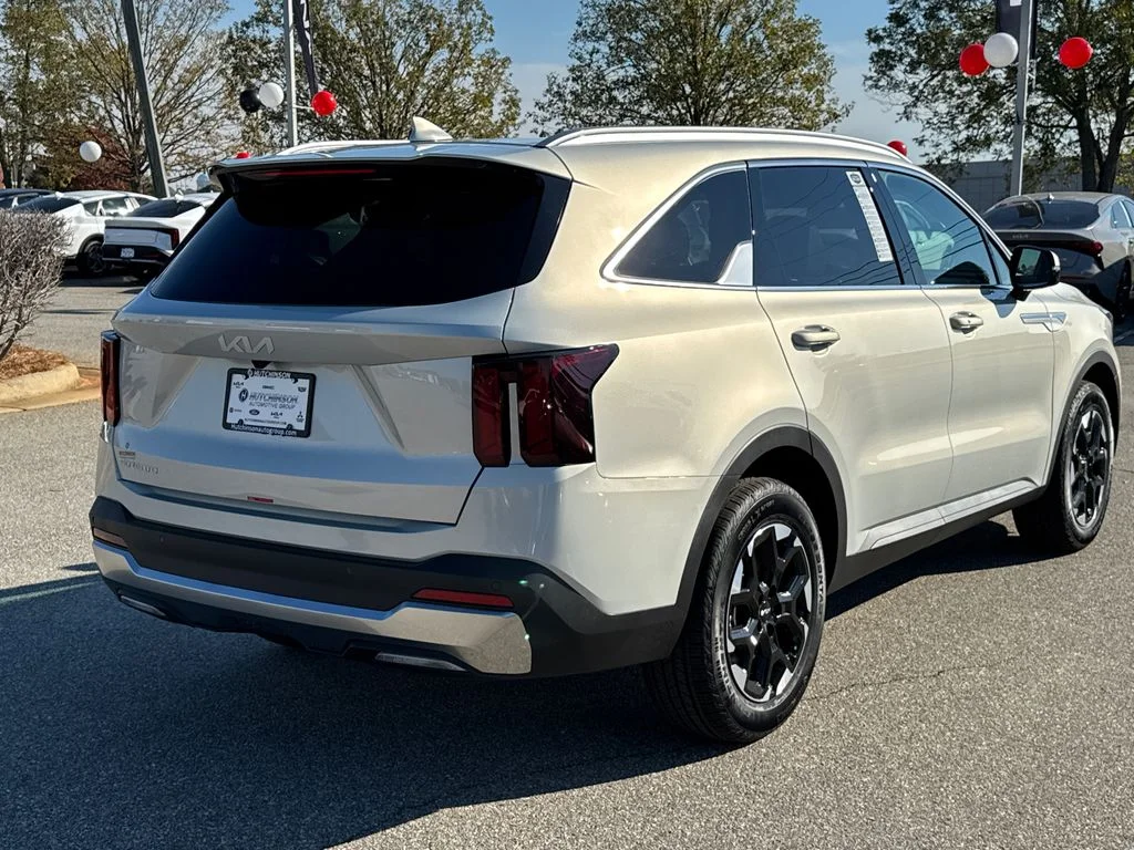 New 2026 Ivory Silver Kia S image 3